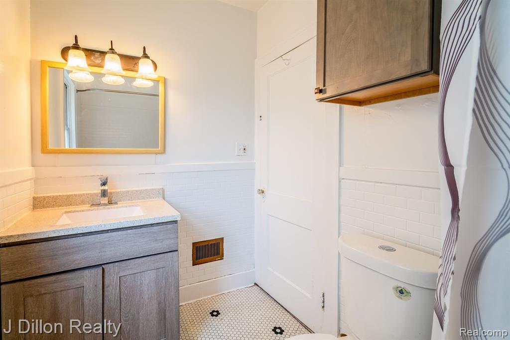48 Orchard Street River Rouge, MI 48218 - Photo 27 of 44