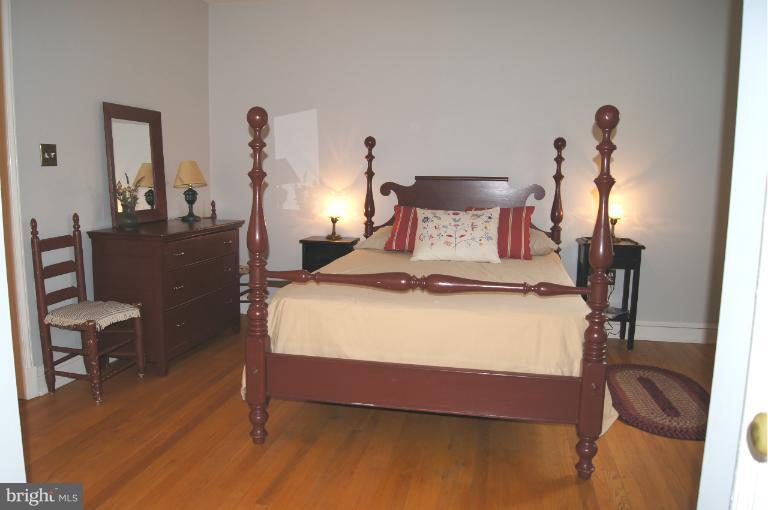 519 Worcester Road Towson, MD 21286 - Photo 22 of 30 Second Bedroom