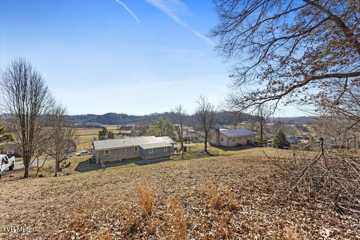 407 Pine Ridge Road Bluff City, TN 37618 - Photo 35 of 38 35-128A7886