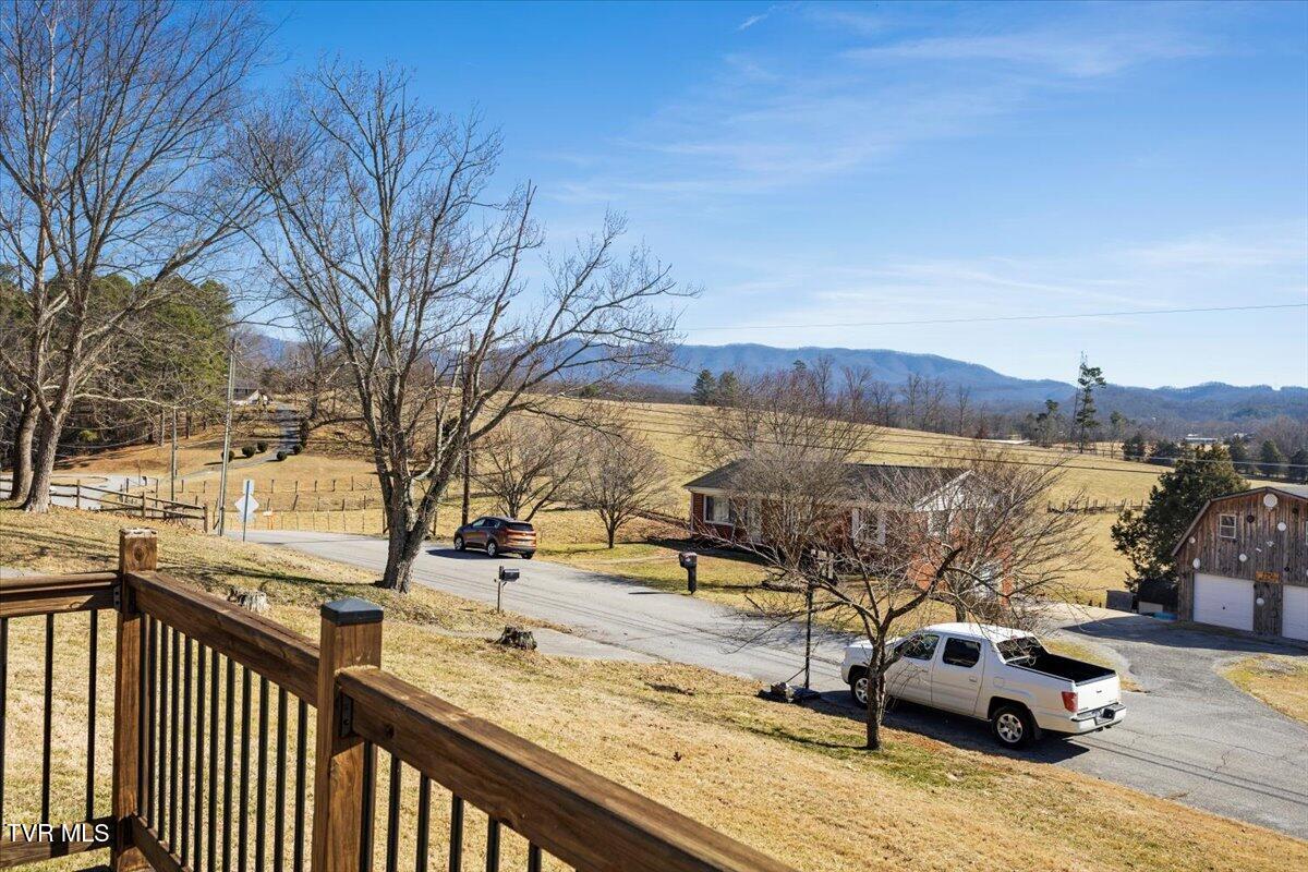 407 Pine Ridge Road Bluff City, TN 37618 - Photo 5 of 38 05-128A7774