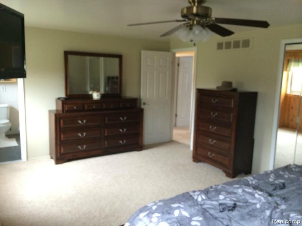 43860 Arlington Road Canton, MI 48187 - Photo 26 of 31 IMG_4233.jpg
