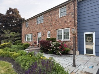 100 Rolling Ridge Road Hamden, CT 06518 - Photo 2 of 26
