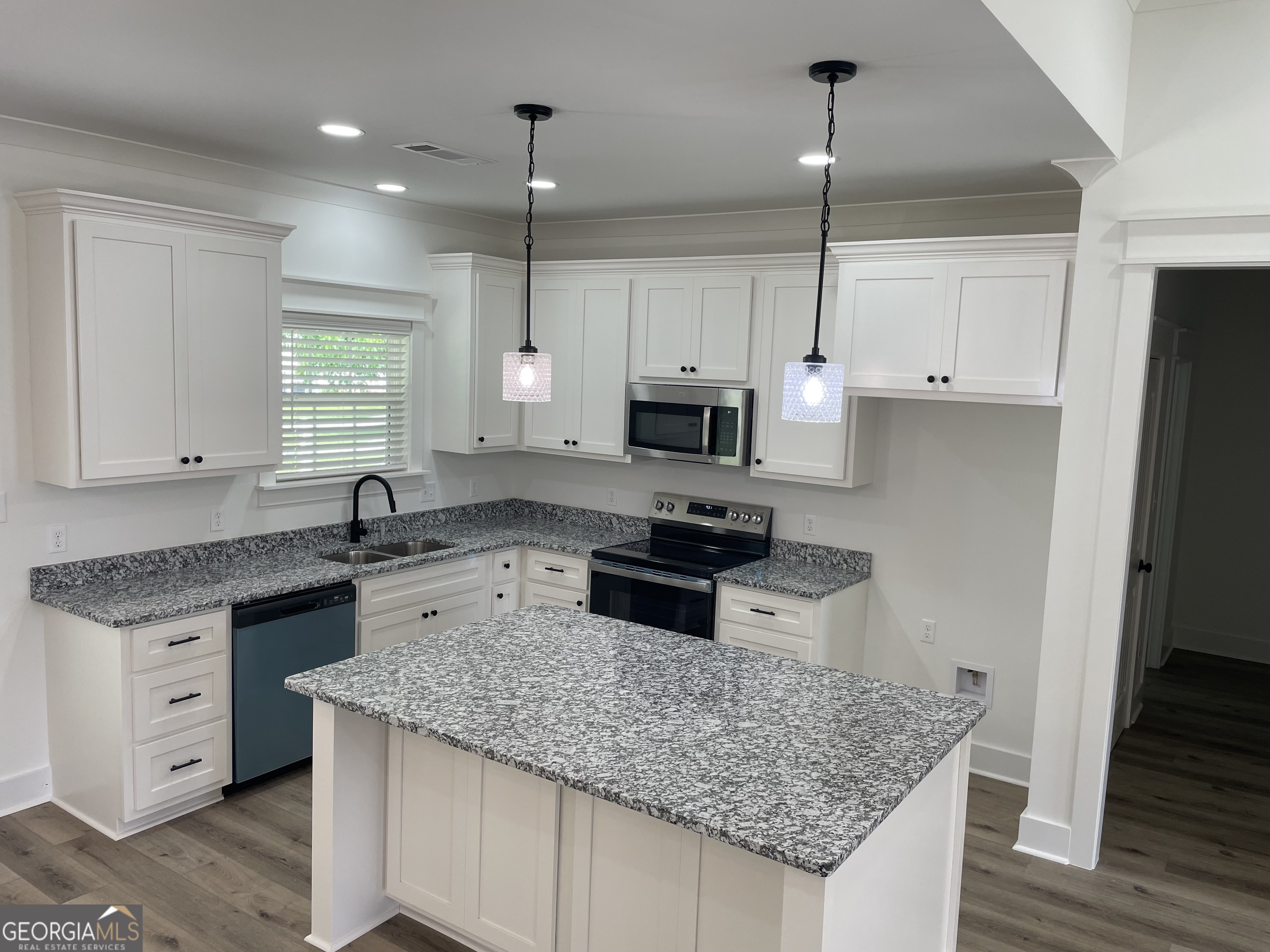 116 Pecan Street Cochran, GA 31014 - Photo 3 of 17