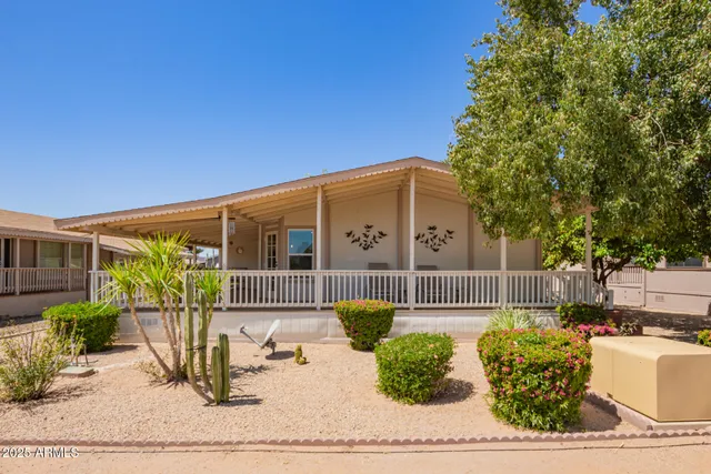 a view of a garden with patio