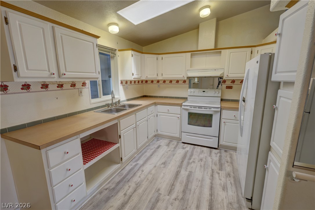 5600 Doubletree Road Pahrump, NV 89061 - Photo 13 of 63