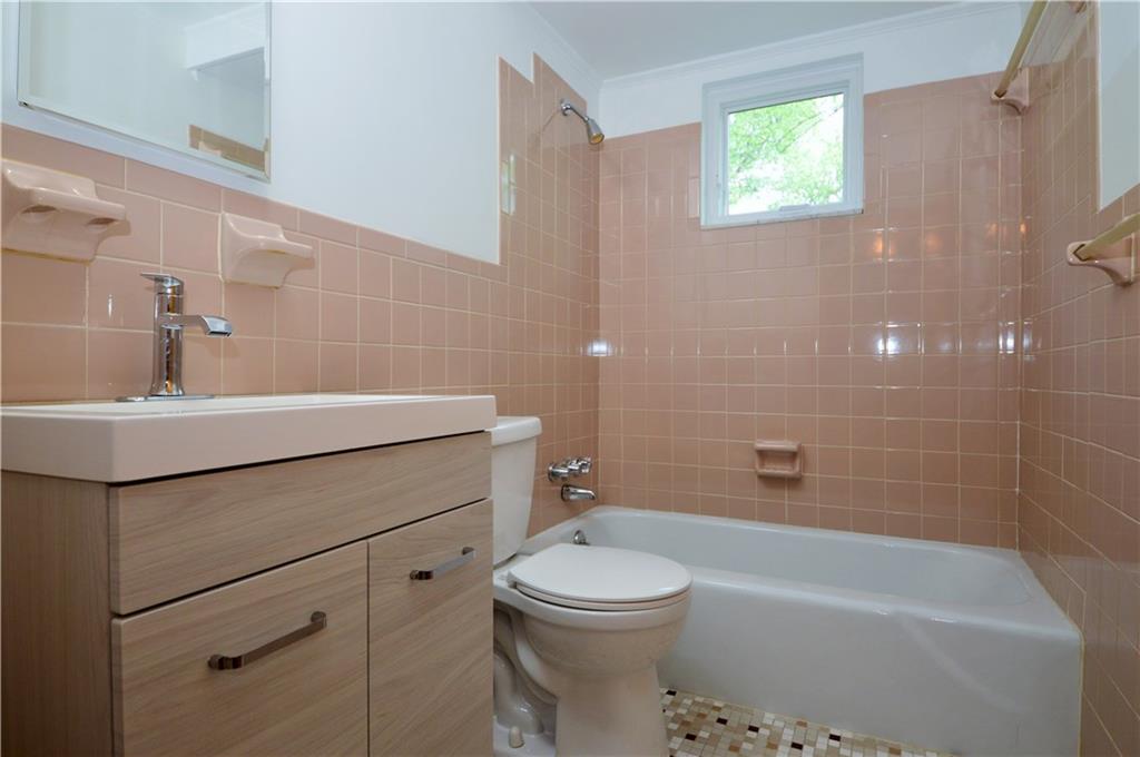 2030 Reis Run Road Pittsburgh, PA 15237 - Photo 16 of 25 Gallery Image 16