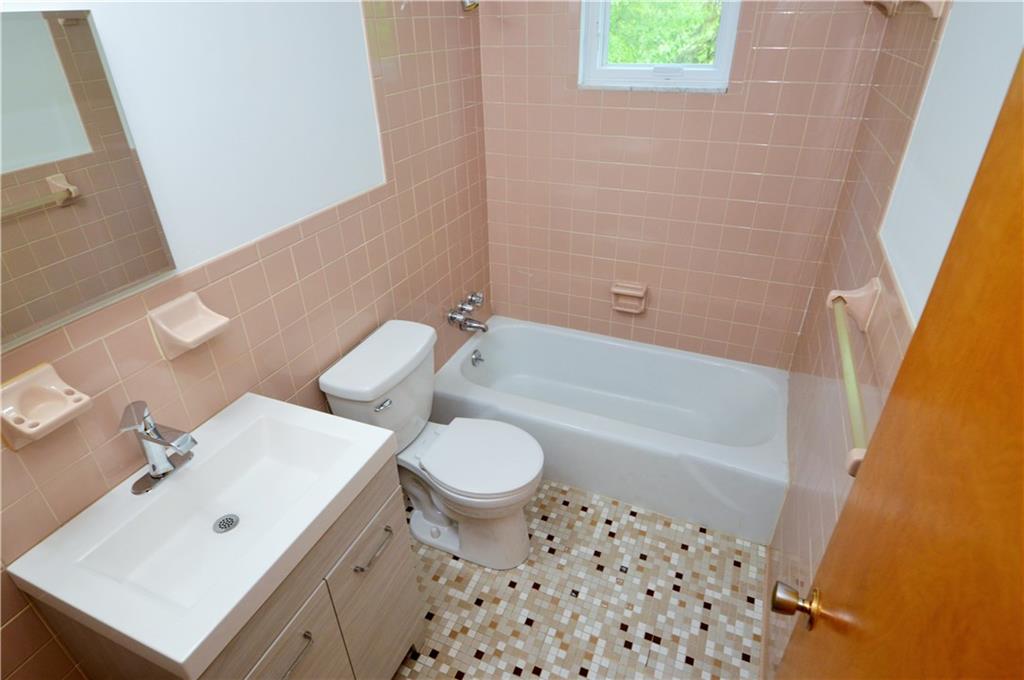 2030 Reis Run Road Pittsburgh, PA 15237 - Photo 17 of 25 Gallery Image 17