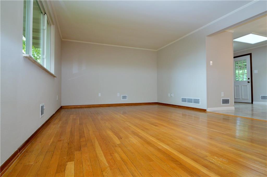 2030 Reis Run Road Pittsburgh, PA 15237 - Photo 4 of 25 Gallery Image 4