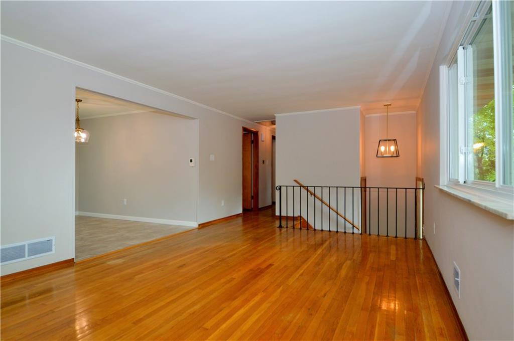 2030 Reis Run Road Pittsburgh, PA 15237 - Photo 5 of 25 Gallery Image 5