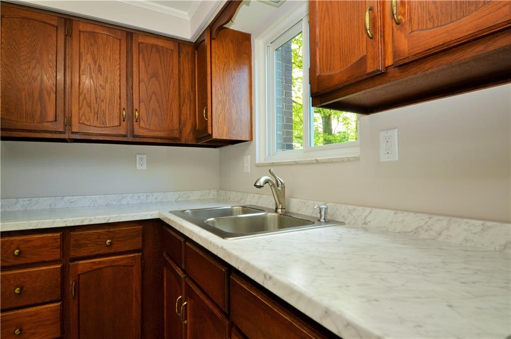2030 Reis Run Road Pittsburgh, PA 15237 - Photo 10 of 25 Gallery Image 10