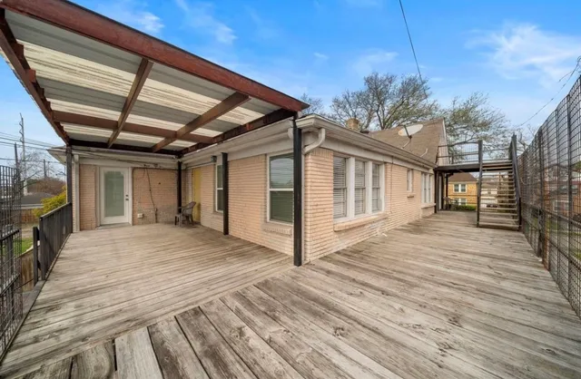 $2,495 | 1635 Castle Court, Houston, TX 77006