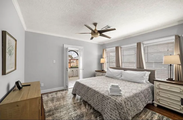 $2,495 | 1635 Castle Court, Houston, TX 77006