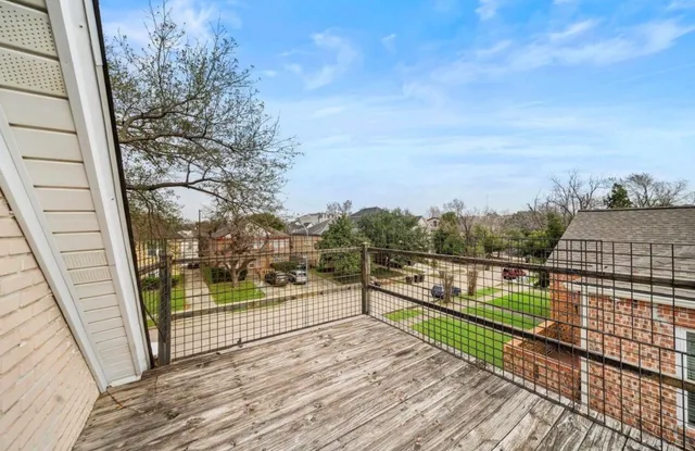 $2,495 | 1635 Castle Court, Houston, TX 77006