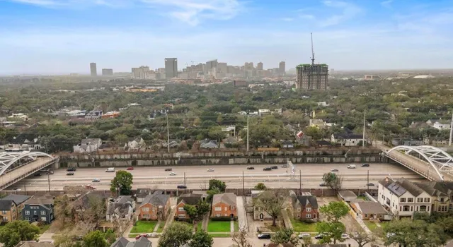 $2,495 | 1635 Castle Court, Houston, TX 77006