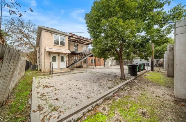 $2,495 | 1635 Castle Court, Houston, TX 77006