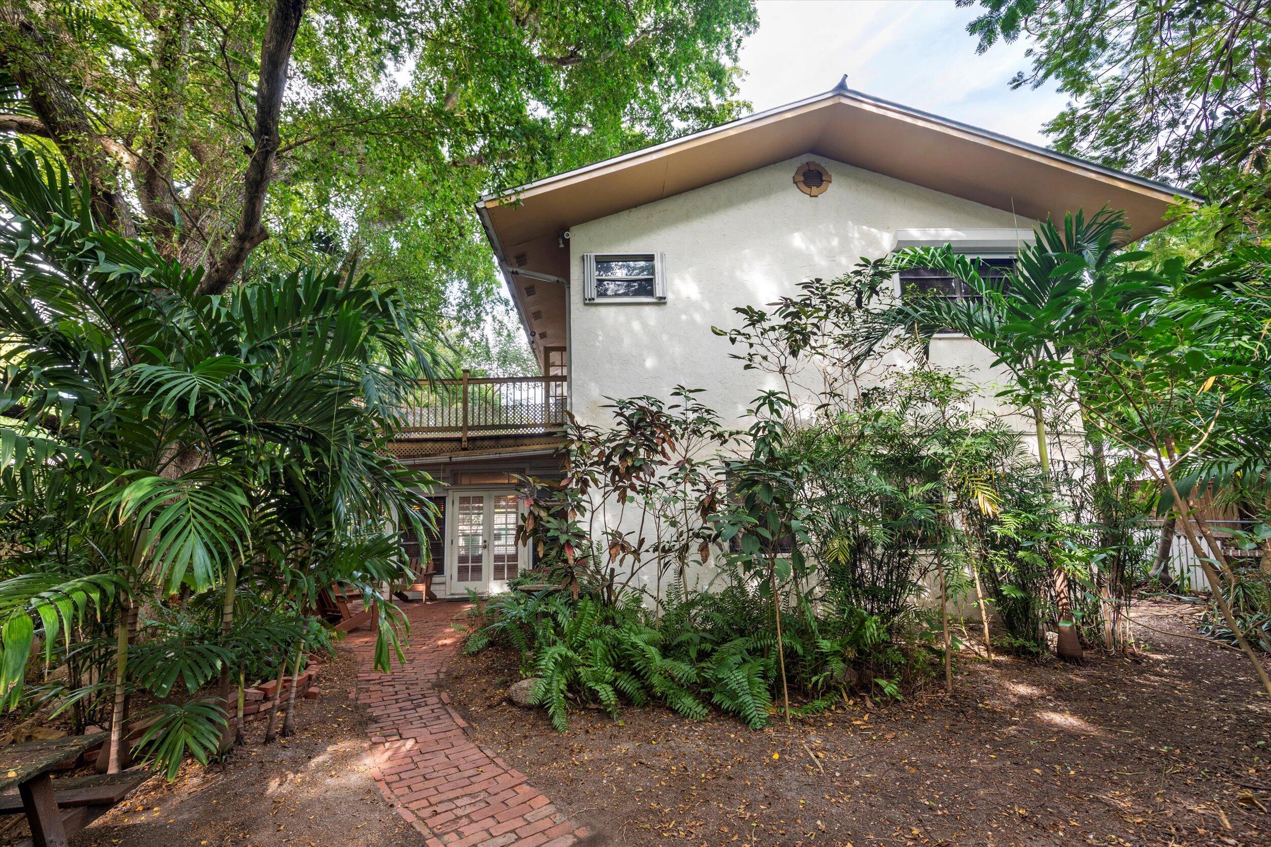 2914 Fogarty Avenue Key West, FL 33040 - Photo 4 of 44 36-036