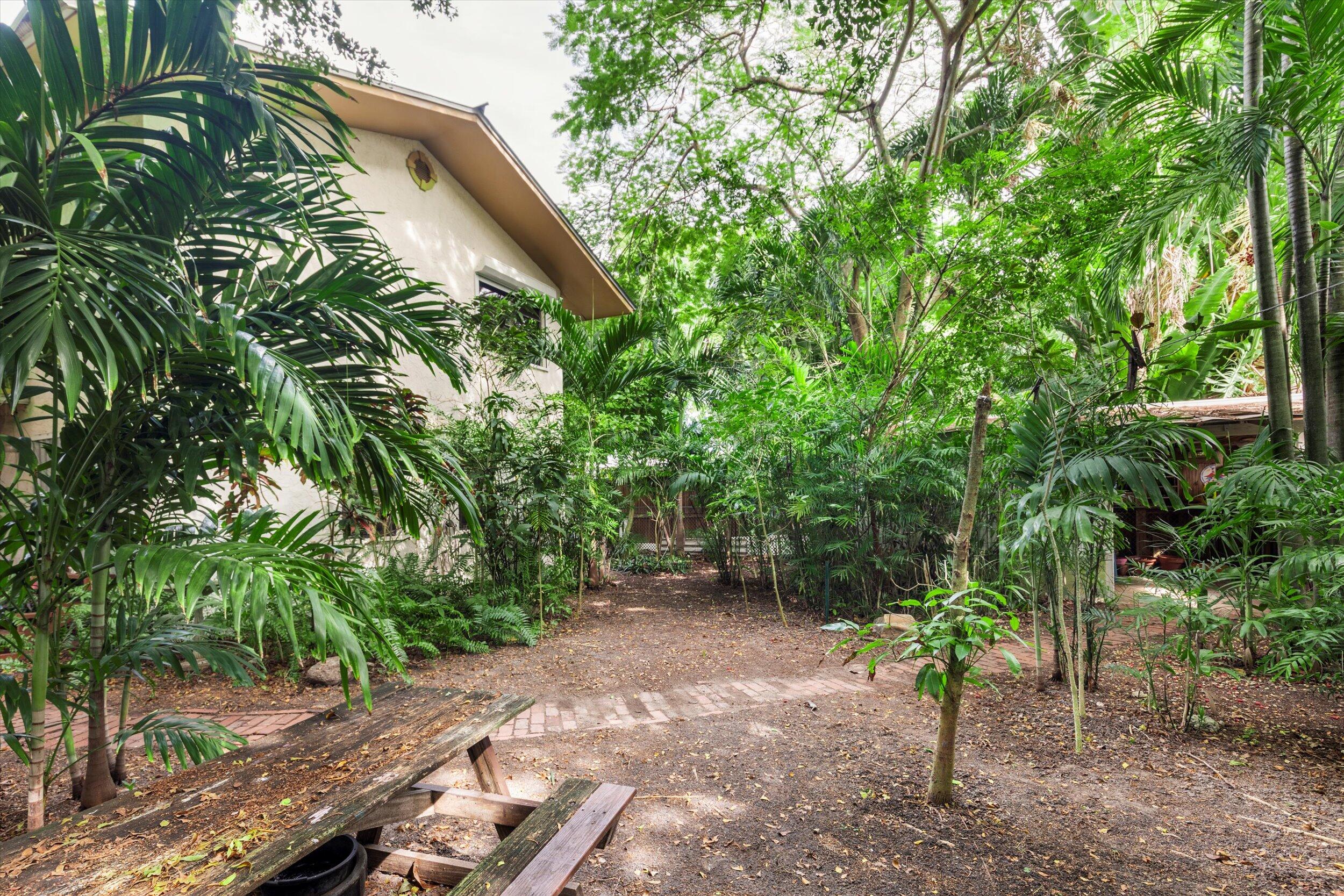 2914 Fogarty Avenue Key West, FL 33040 - Photo 8 of 44 40-040