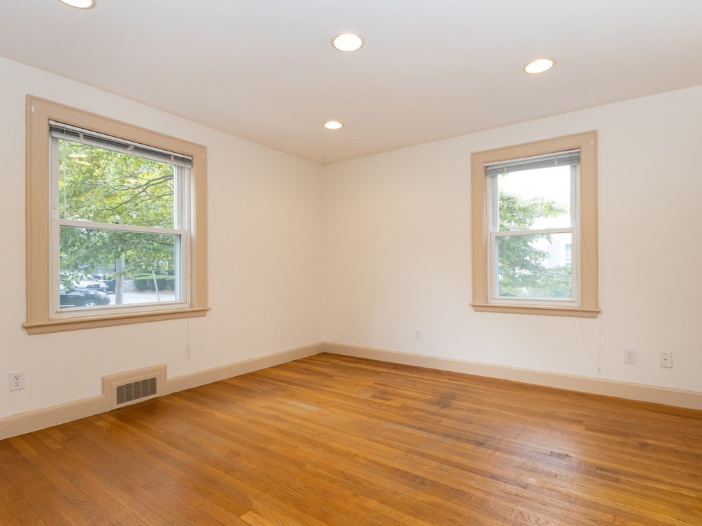 9 Killeen Road Walpole, MA 02032 - Photo 19 of 40 Gallery Image 19