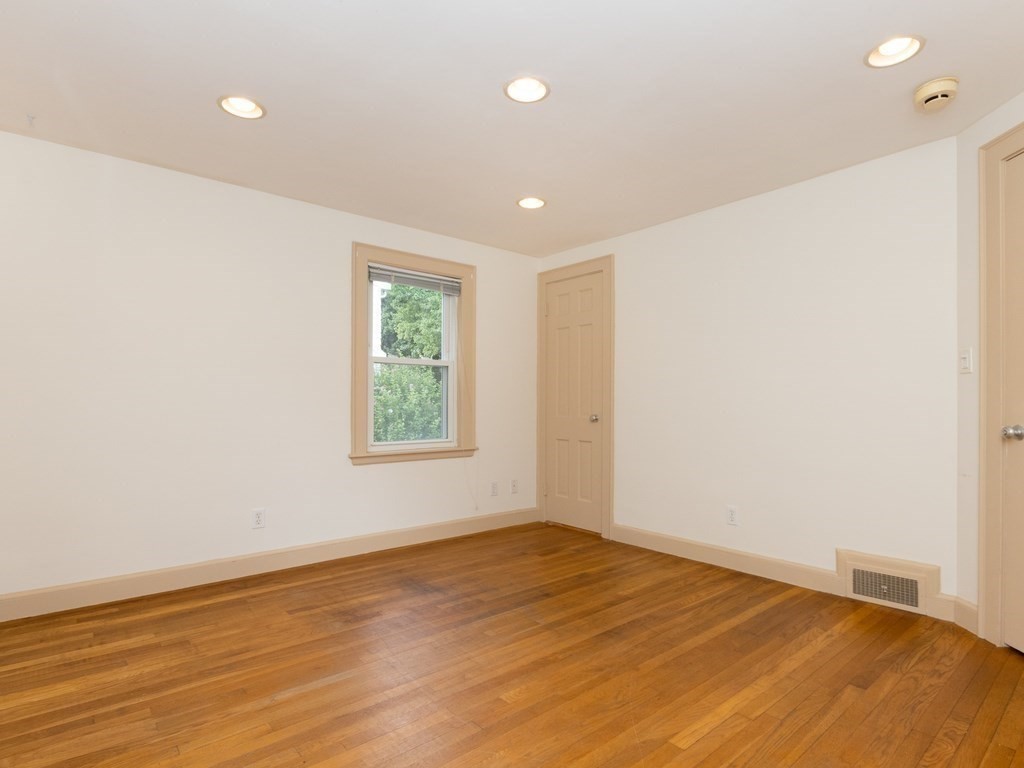 9 Killeen Road Walpole, MA 02032 - Photo 20 of 40 Gallery Image 20