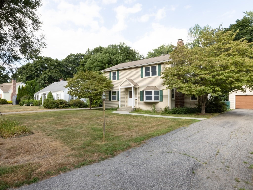 9 Killeen Road Walpole, MA 02032 - Photo 2 of 40 Gallery Image 2