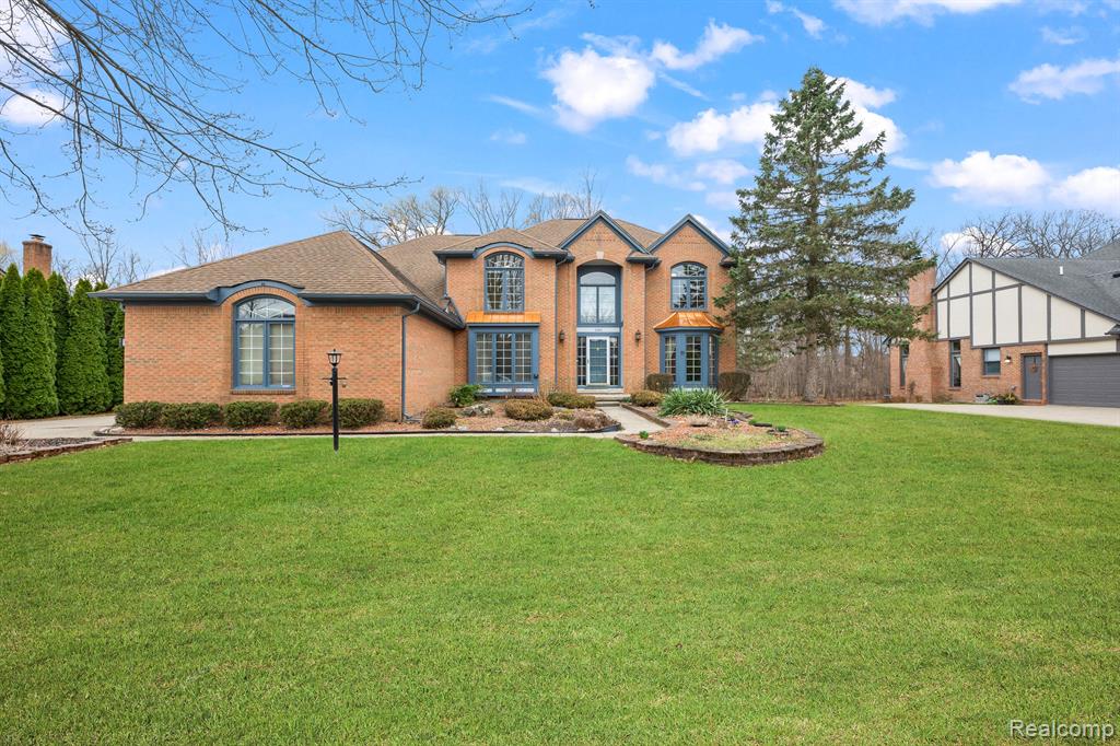 1384 Lakeview Drive Rochester Hills, MI 48306 - Photo 2 of 65