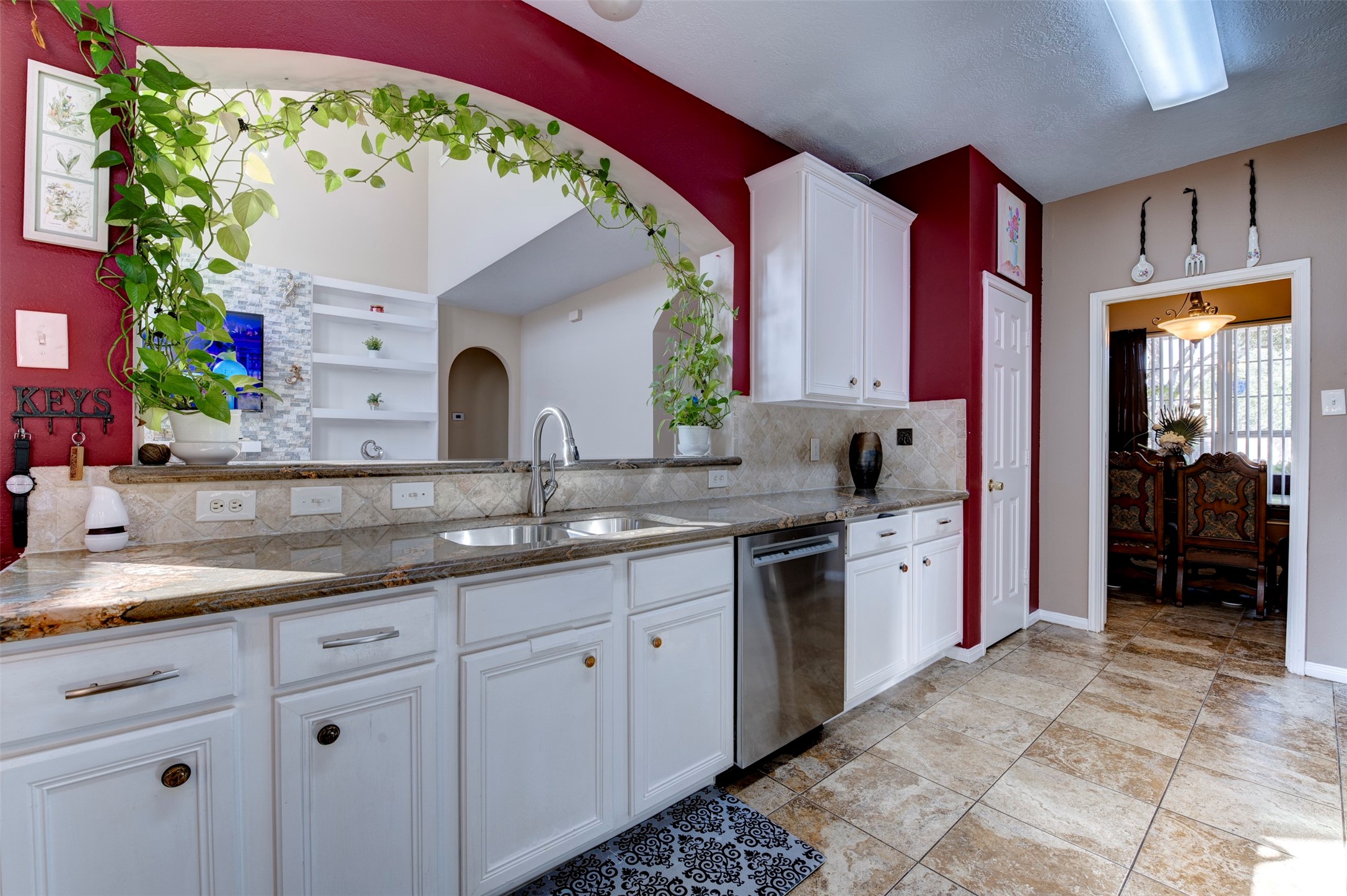 9214 Windy Spring Court Houston, TX 77089 - Photo 16 of 50 a spacious en suite bathroom with a granite countertop sink mirror and vanity