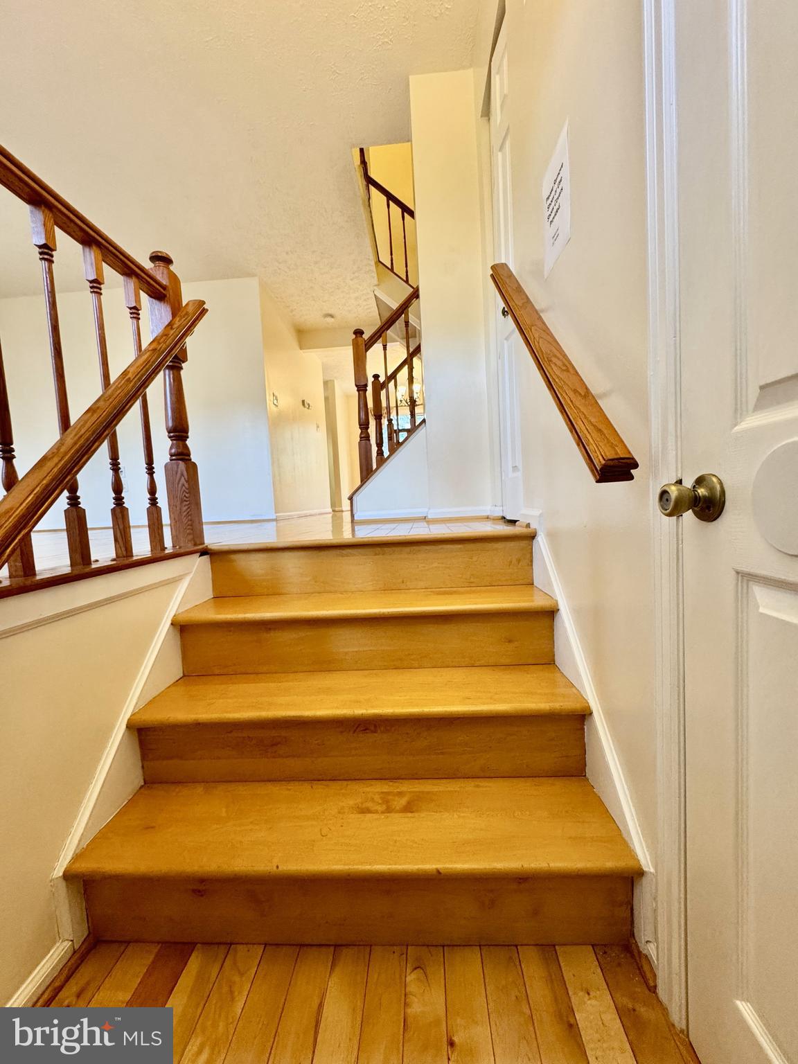 306 Leafcup Road Gaithersburg, MD 20878 - Photo 2 of 17 a view of entryway
