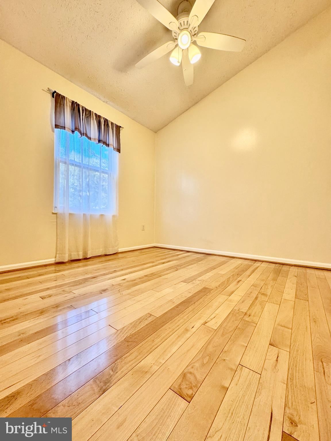 306 Leafcup Road Gaithersburg, MD 20878 - Photo 10 of 17 a view of an empty room