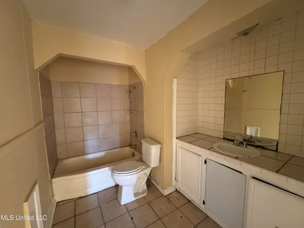 $53,900 | 2862 Oak Forest Drive, Jackson, MS 39212
