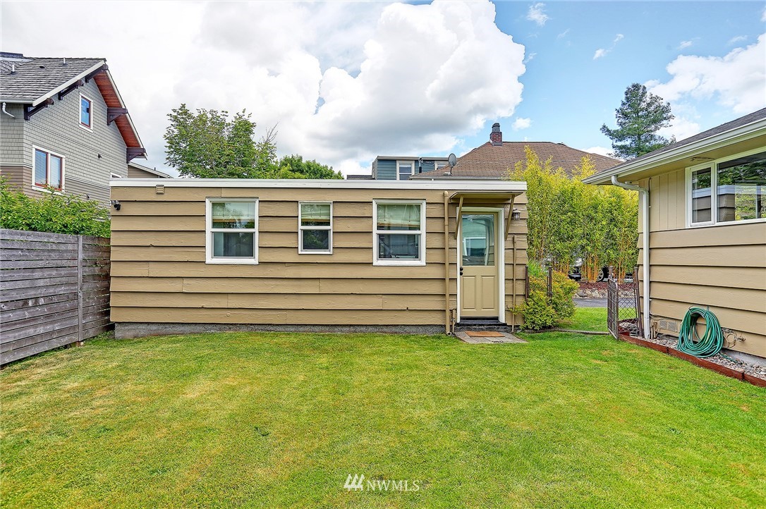 2332 North 60th Street Seattle, WA 98103 - Photo 14 of 20 Gallery Image 14