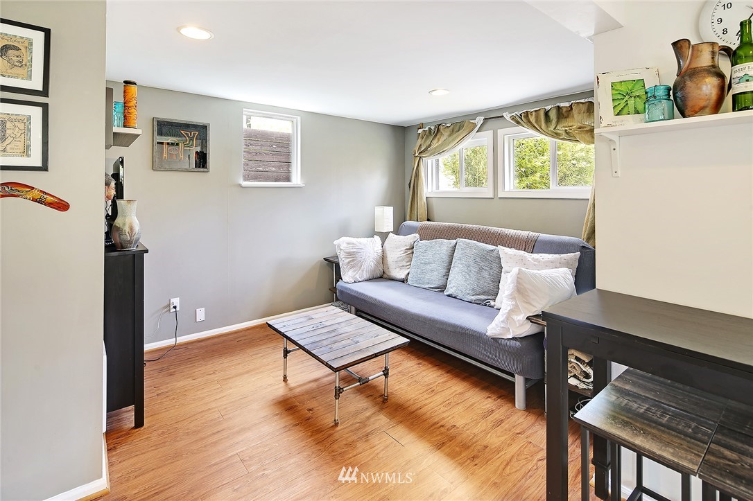 2332 North 60th Street Seattle, WA 98103 - Photo 15 of 20 Gallery Image 15