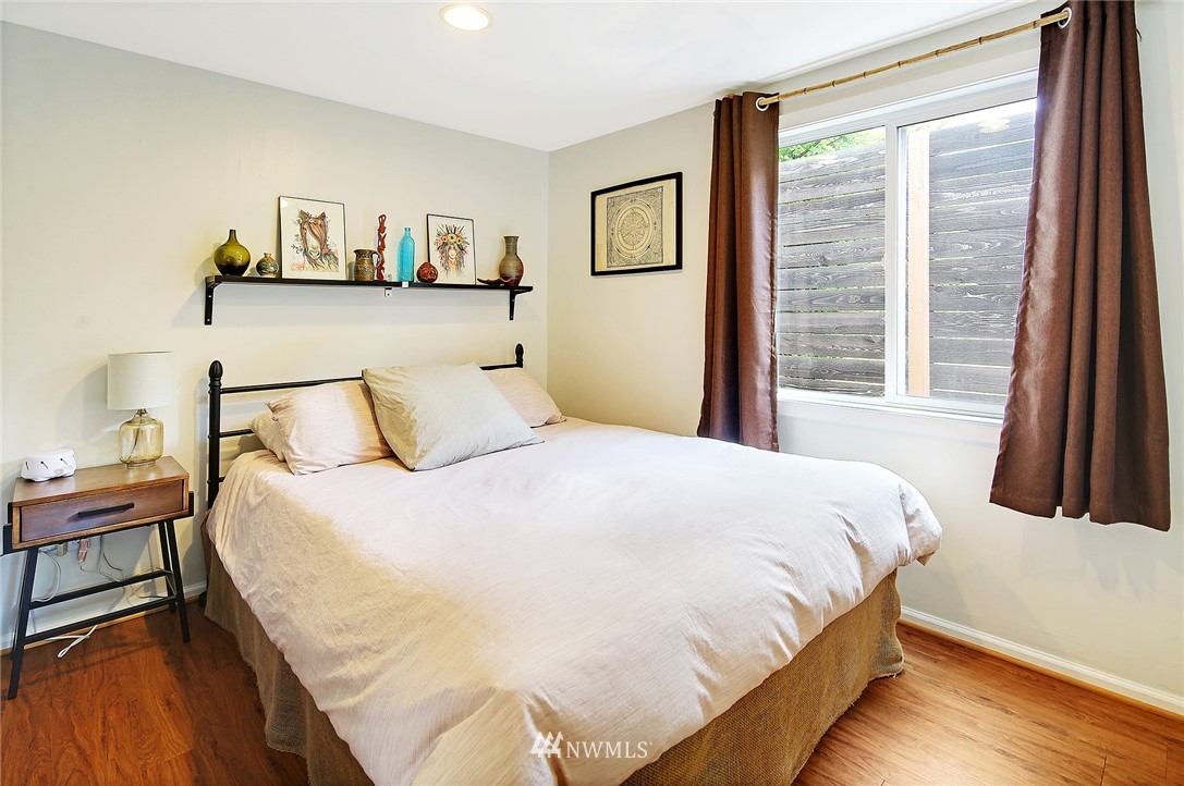2332 North 60th Street Seattle, WA 98103 - Photo 18 of 20 Gallery Image 18