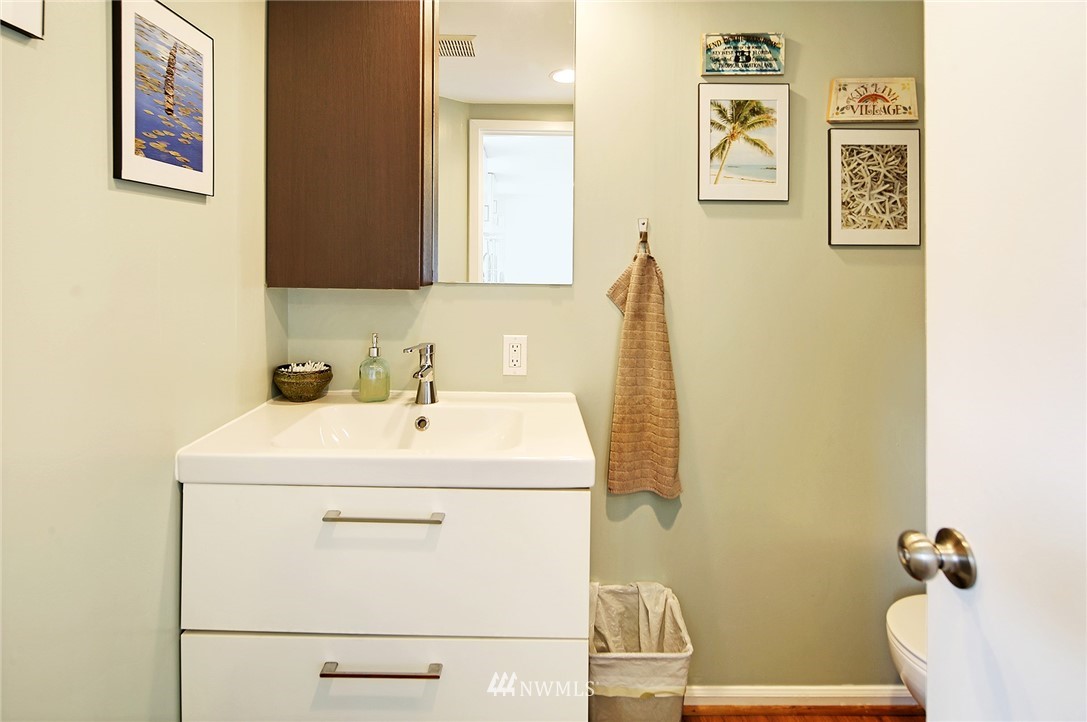 2332 North 60th Street Seattle, WA 98103 - Photo 19 of 20 Gallery Image 19