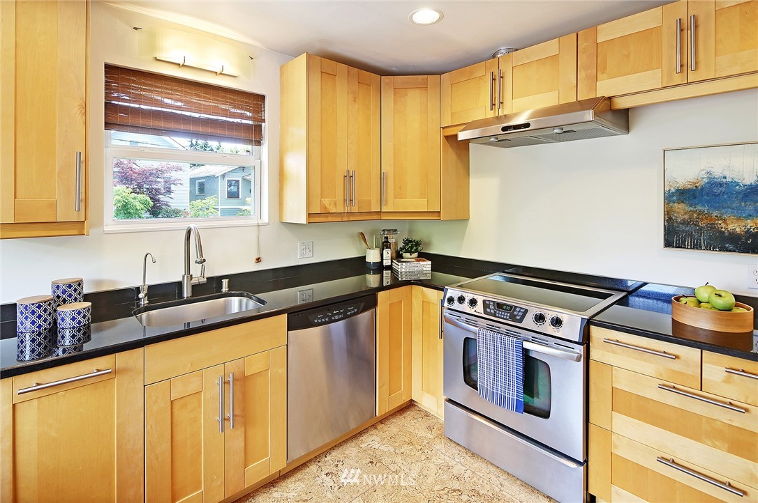 2332 North 60th Street Seattle, WA 98103 - Photo 6 of 20 Gallery Image 6