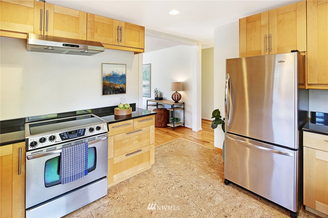 2332 North 60th Street Seattle, WA 98103 - Photo 7 of 20 Gallery Image 7