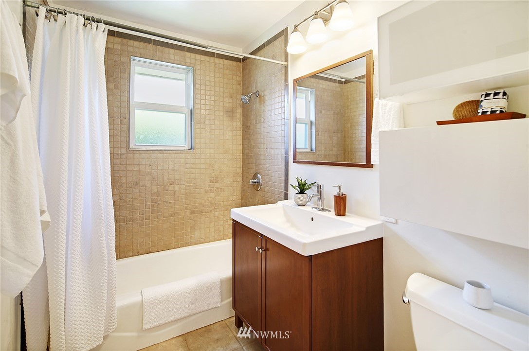 2332 North 60th Street Seattle, WA 98103 - Photo 10 of 20 Gallery Image 10