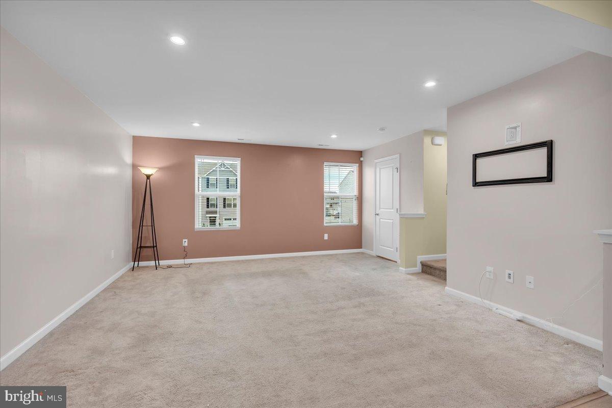 317 Comfort Road Williamstown, NJ 08094 - Photo 6 of 20 an empty room with windows and closet