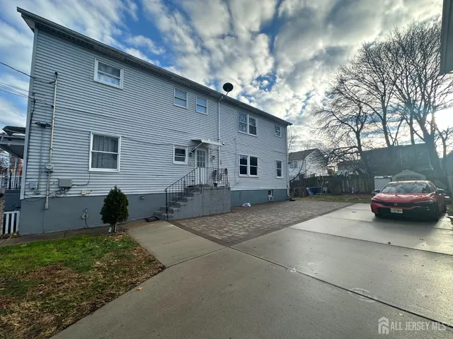$559,000 | 174 Suydam Street, New Brunswick, NJ 08901