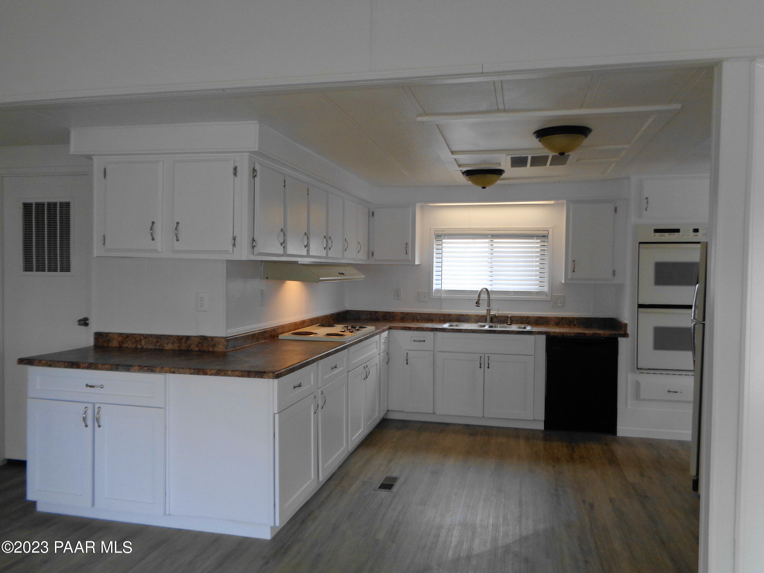 1806 Fox Road Chino Valley, AZ 86323 - Photo 6 of 13 Kitchen 1