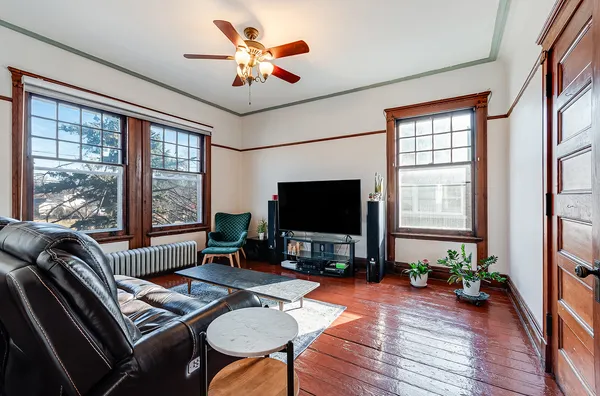 $300,000 | 105 South Eastern Avenue, Joliet, IL 60433