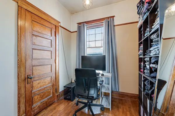 $300,000 | 105 South Eastern Avenue, Joliet, IL 60433