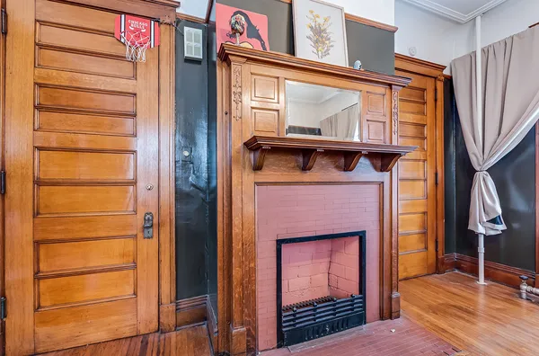 $300,000 | 105 South Eastern Avenue, Joliet, IL 60433