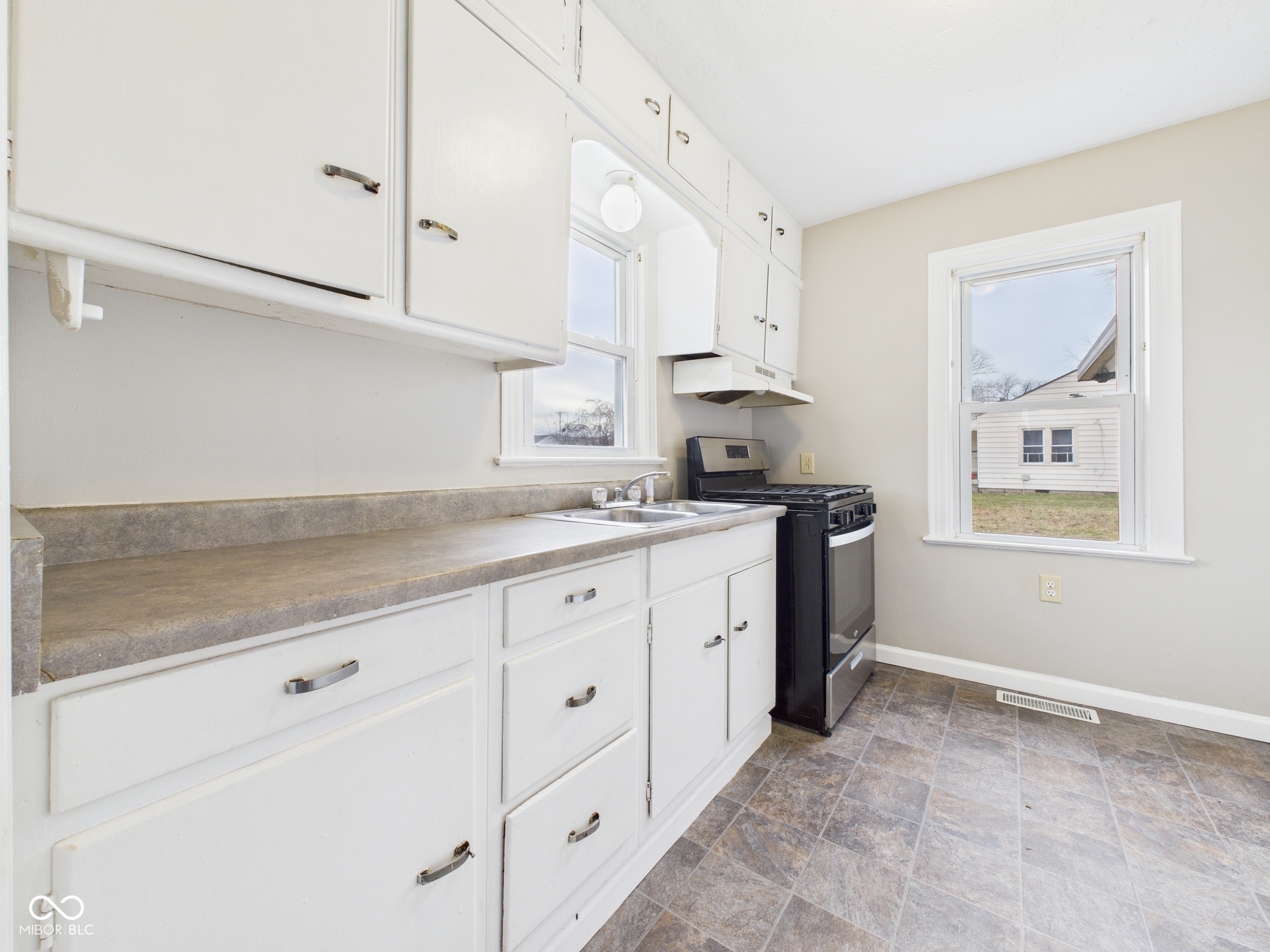 204 East 34th Street Anderson, IN 46013 - Photo 11 of 26