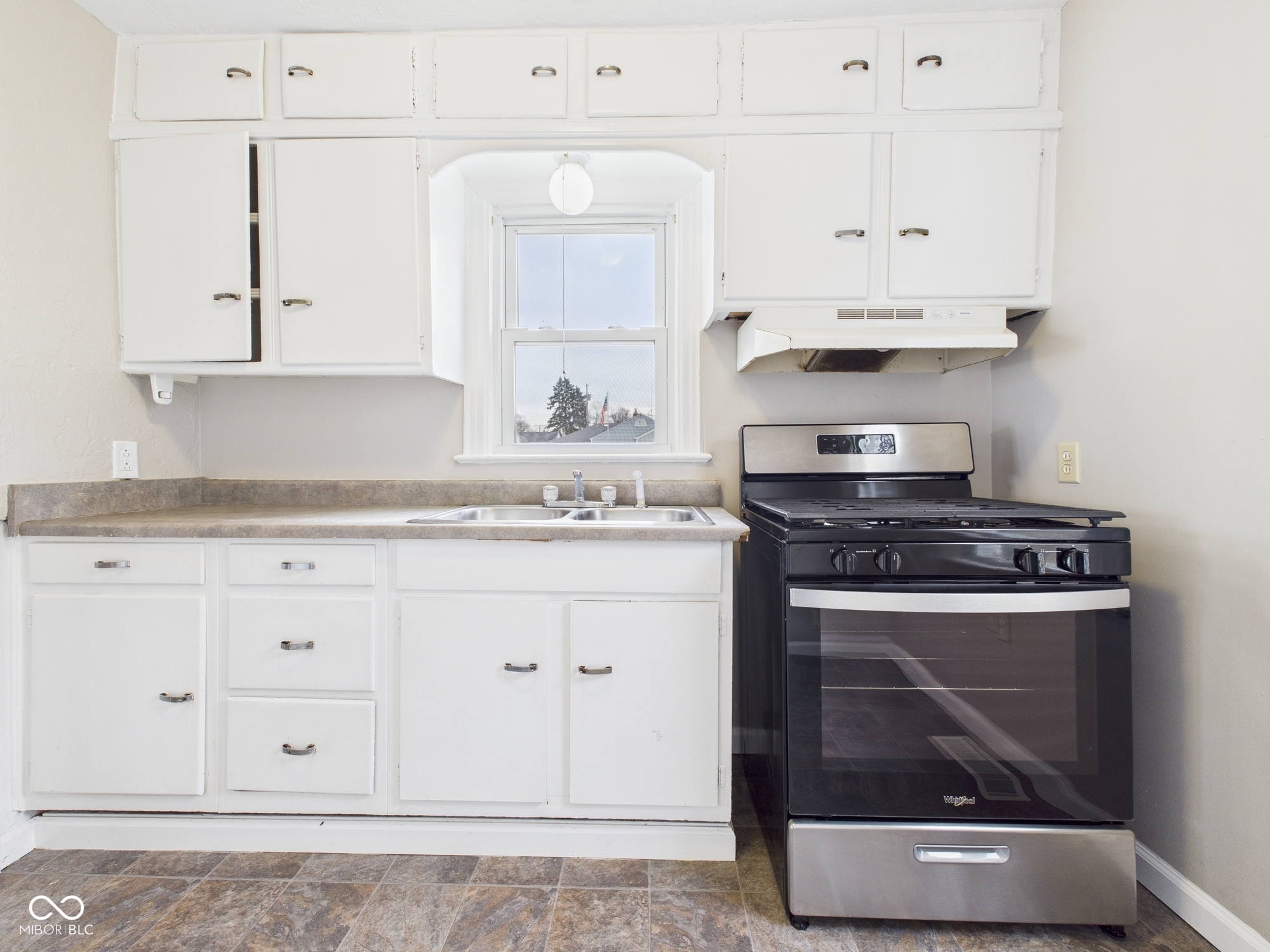 204 East 34th Street Anderson, IN 46013 - Photo 12 of 26