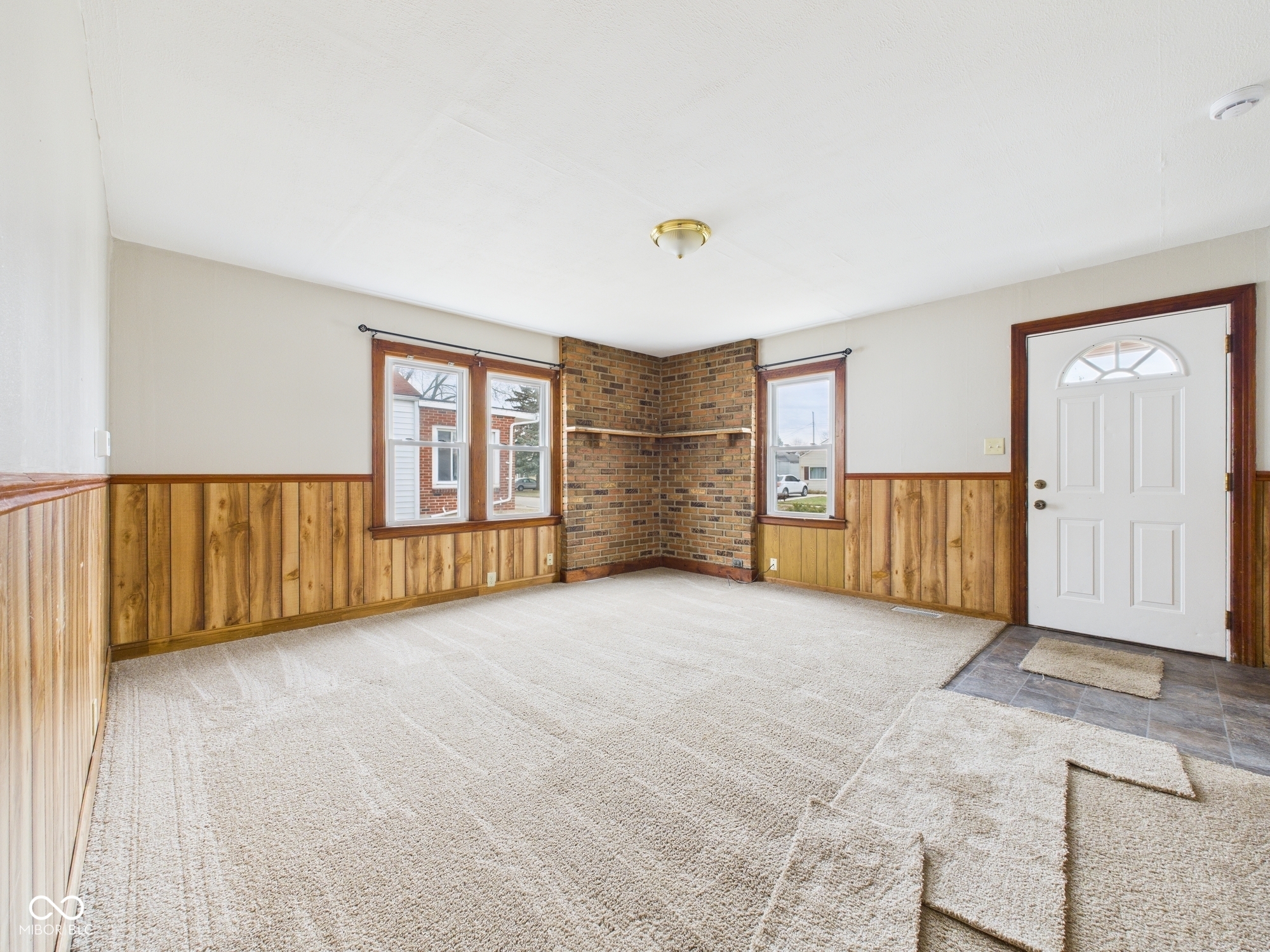 204 East 34th Street Anderson, IN 46013 - Photo 6 of 26