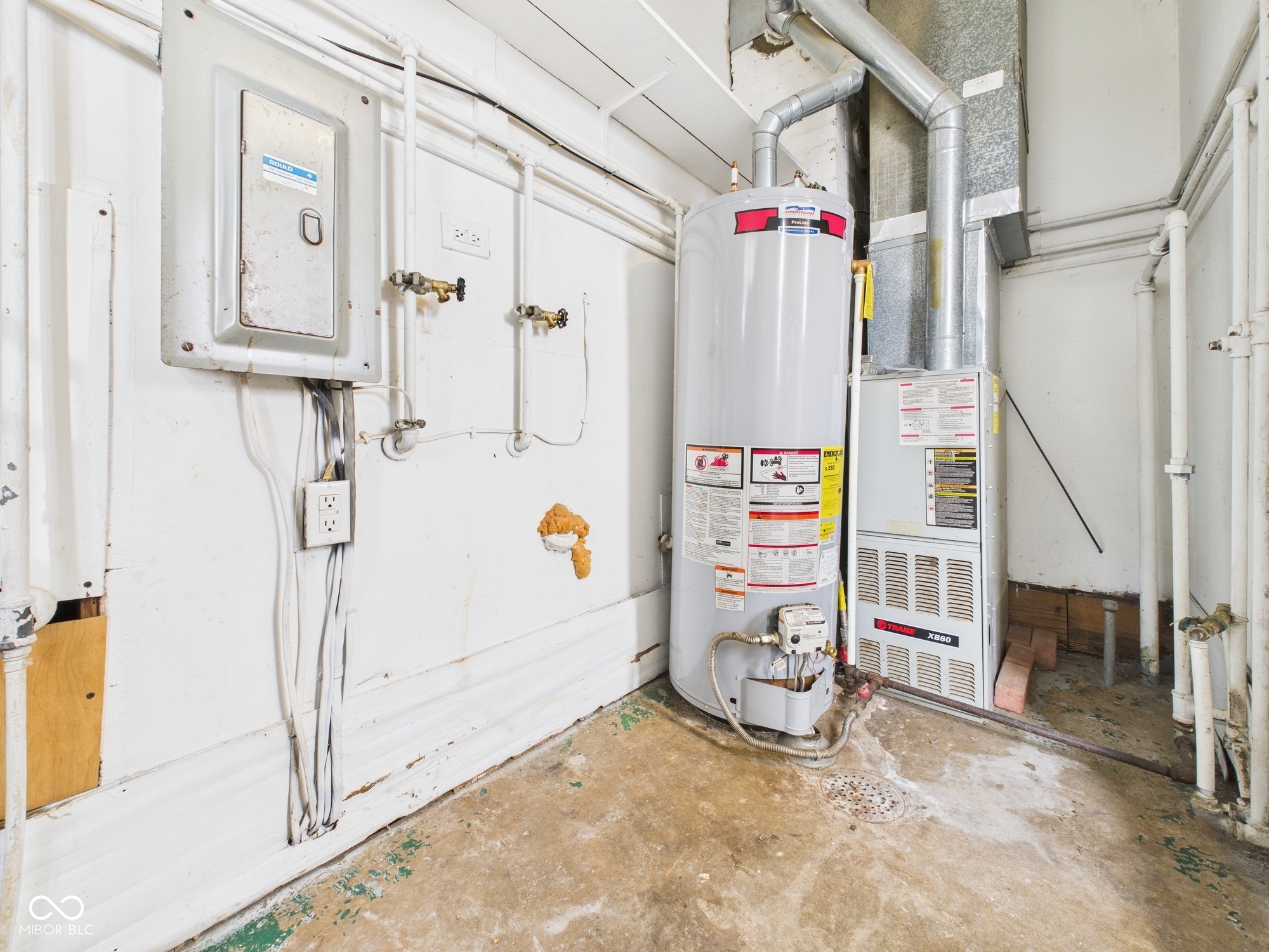 204 East 34th Street Anderson, IN 46013 - Photo 8 of 26