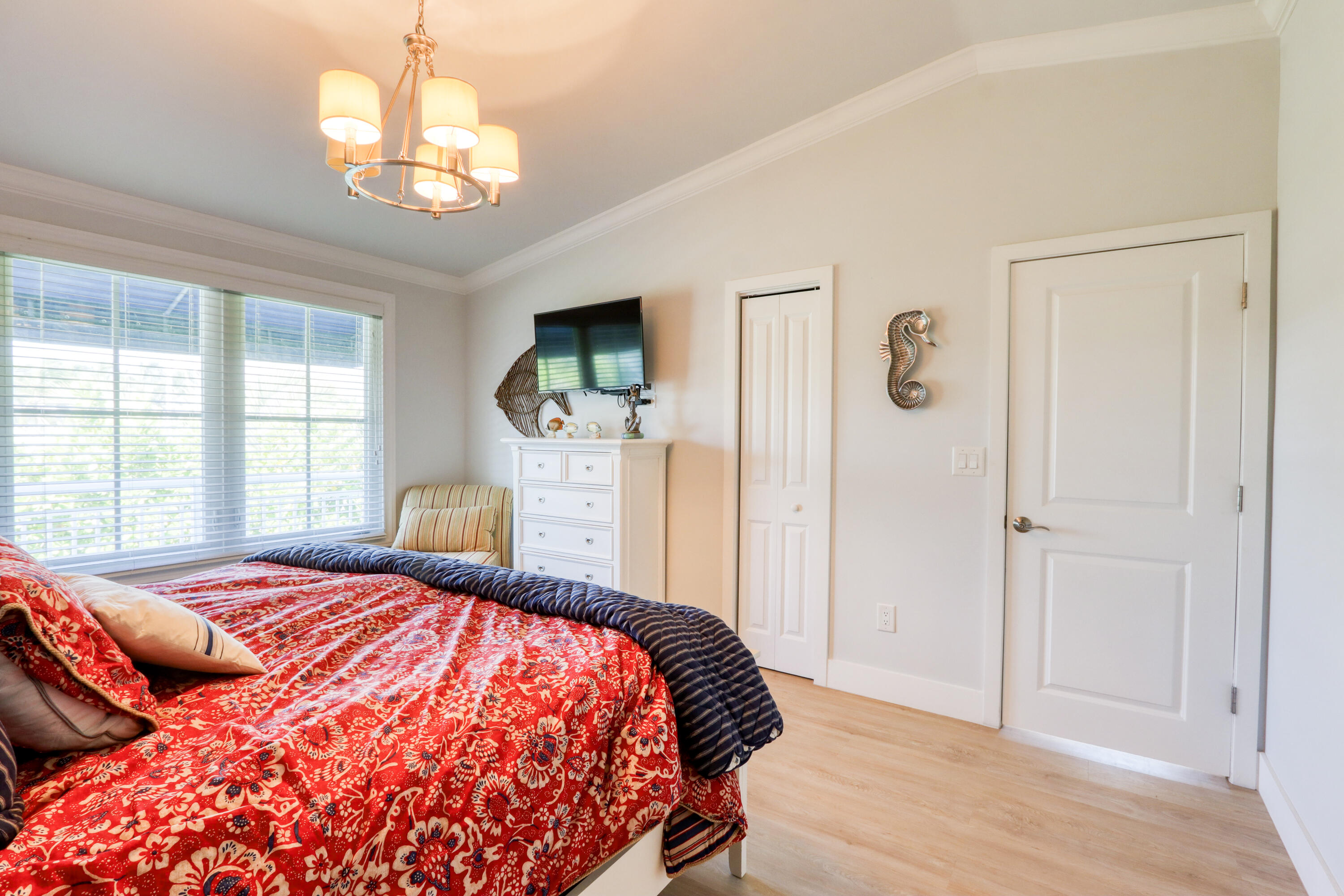 214 Aberdeen Court Tavernier, FL 33070 - Photo 69 of 81 a bedroom with a large bed and a window