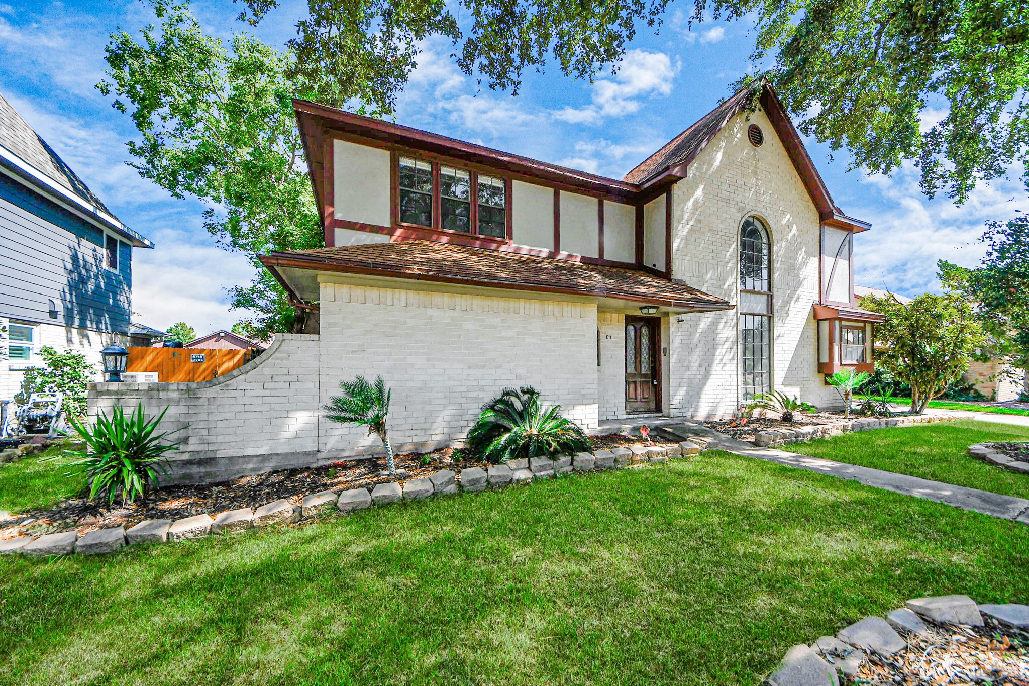 4712 Country Club View Baytown, TX 77521 - Photo 45 of 46 front view of a house with a yard