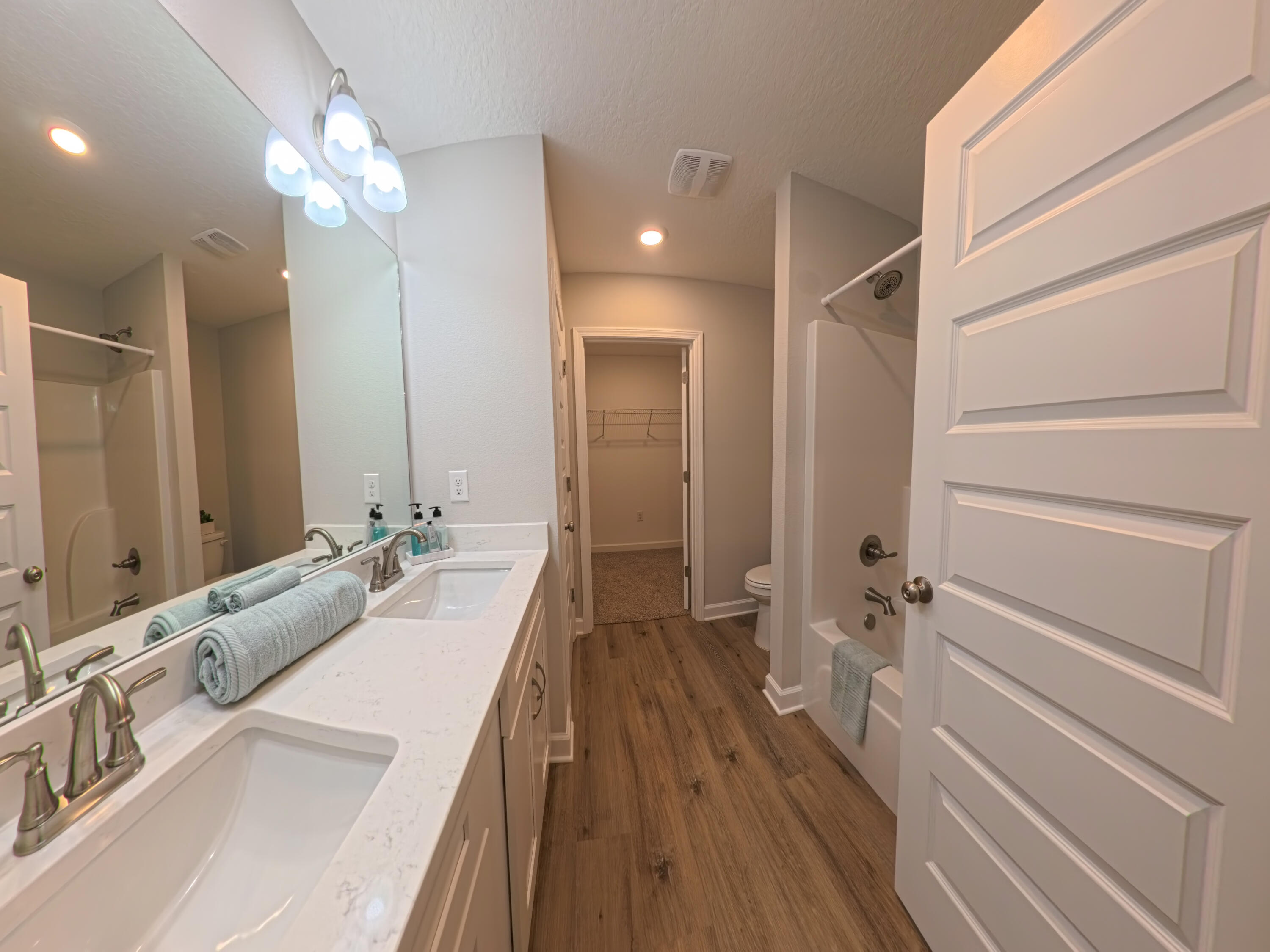 3158 Chestnut Street Crestview, FL 32539 - Photo 7 of 16 Master Bath