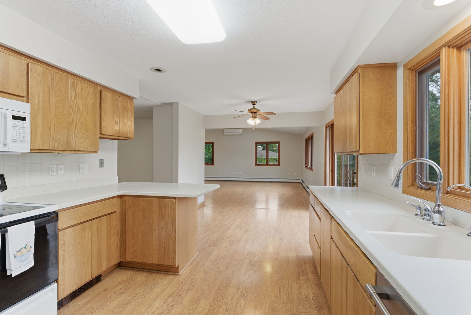 403 North 10th Street Clinton, IA 52732 - Photo 12 of 48